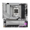 Gigabajt | B650M ELITARNY LÓD AX | Rodzina procesorów AMD | Gniazdo procesora AM5 | Pamięć DDR5 | Obsługiwane interfejsy dysków twardych SATA, M.2 | Liczba złączy SATA 4 - 1925247