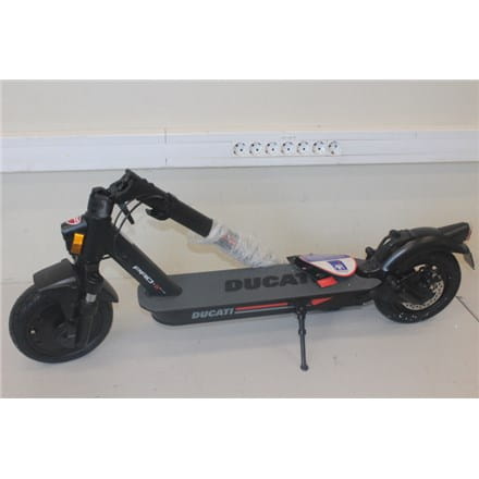 WYPRZEDAŻ WYJŚCIOWA. Hulajnoga elektryczna Ducati PRO-II EVO, czarna Hulajnoga elektryczna marki Ducati PRO-II EVO 350 W 10" 6-25 km/h UŻYWANY, ODNOWIONY, PORYSOWANY 12 miesiąc(e) Czarny - 1928611