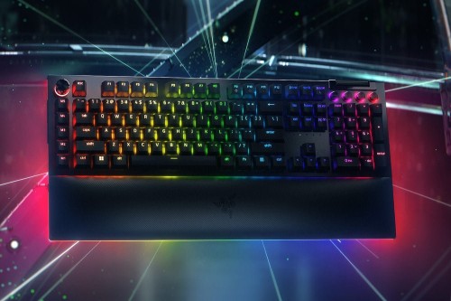 Razer BlackWidow V4 Pro Gaming Tastatur, Green Switch, USB, DE Layout - 1978121