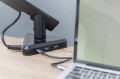 Ramię biurkowe pojedyńcze z zaciskiem DIGITUS 1xLCD z sprężyną gazową i zintegrawaną stacją dokującą max. 30" i 9kg PD 3.0 - 1666635