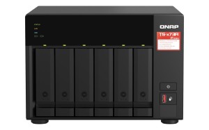 Zestaw Qnap TS-673A-SW5T (TS-673A-8G + switch QSW-1105-5T 5x2.5GbE), Tower, 6 x 2.5"/3.5" SATA, AMD Ryzen V1500B 4C/8T, 8GB DDR4 (Max. 64GB), 2 x 2.5GbE, optional 10GbE, Single PSU, 250W
