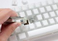 Biała mini klawiatura do gier Ducky One 3 Aura, RGB LED - MX-Speed-Silver (US) - 2125528