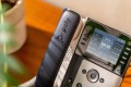 POLY Telefon IP Edge E300 z obsługą funkcji PoE - 2222404