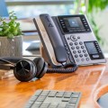 POLY Telefon IP Edge E450 z obsługą funkcji PoE - 2361218