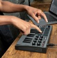 AKAI MPK MINI 3 GREY - Mini klawiatura sterująca - 1334561