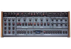 Oberheim OB-X8 Desktop - polifoniczny syntezator analogowy