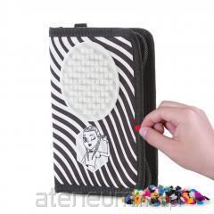 Pi?rnik Sszkolny na suwak ?wiec?cy w Ciemno?ci