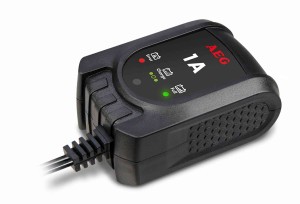 Prostownik Regenerujący z Mikroprocesorem AEG 1.0 12V, 1A
