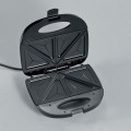 SEVERIN SANDWICH-TOSTER, STAL, PŁYTY Z POWŁOKĄ ANTYADHEZYJNĄ, ŁATWE CZYSZCZENIE, GUMOWE NÓŻKI, MOC 600W SA2969 - 2636082