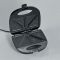 SEVERIN SANDWICH-TOSTER, STAL, PŁYTY Z POWŁOKĄ ANTYADHEZYJNĄ, ŁATWE CZYSZCZENIE, GUMOWE NÓŻKI, MOC 600W SA2969 - 2636078