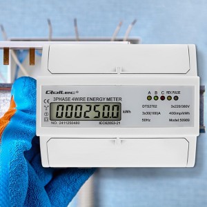 Miernik zużycia enrgii Qoltec na szynę DIN | Trójfazowy dwukierunkowy elektroniczny licznik | 400V | 100A | LCD | 4P