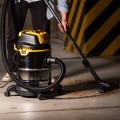 Odkurzacz przemysłowy STANLEY Wet&Dry SXVC30XTDE (1600W; kolor czarny) - 2692870