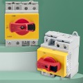 Qoltec Rozłącznik izolacyjny DC z funkcją blokady | Wyłącznik główny| 1200V | 32A | 8kV | 4P - 2002541
