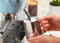 Smeg ECF02PBEU Ekspres do kawy pastelowy niebieski - 2738622