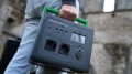 Przenośna elektrownia APC OffGrid 730, 738 Wh litowo-jonowa, LCD, 2 gniazda CEE 7/3 Schuko, Sinewave, 3 USB-A, 2 USB-C, Ładowarka bezprzewodowa - 2767961