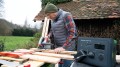 Przenośna elektrownia APC OffGrid 730, 738 Wh litowo-jonowa, LCD, 2 gniazda CEE 7/3 Schuko, Sinewave, 3 USB-A, 2 USB-C, Ładowarka bezprzewodowa - 2767968