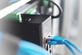 Switch przemysłowy 7-portowy Gigabit PoE+ z 1x PD, IEEE802.3af/at, DIN rail, rozszerzony zakres temp. - 2804124