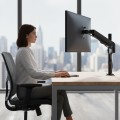Uchwyt na monitor Maclean MC-135, sprężyna gazowa, 17"-32", 2-10kg, czarny - 2844524