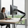 Uchwyt na monitor Maclean MC-133, sprężyna gazowa, 17"-32", 2-10kg, czarny - 2844534