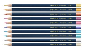 CARAN D'ACHE Kredki Cosmic Blue, 10 metalicznych kredek z drewna cedrowego w gwieździstym pudełku.