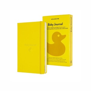 Moleskine Dziennik Passion Baby to personalizowany arkusz wspomnień, pozwala na dokumentowanie i trwałe zachowanie kluczowych momentów z pierwszych lat życia dziecka, 400 stron.