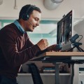 Zestaw słuchawkowy POLY Voyager Focus 2 USB-C-C z przejściówką USB-C/A i podst. ładującą - 2331574