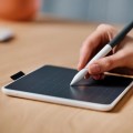 Tablet graficzny Wacom Intuos One Medium 216x135mm USB/Bluetooth Szary/Biały CTC6110WLW1B - 2991219