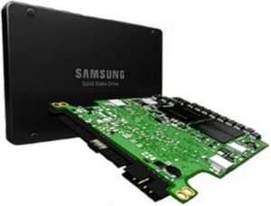Dysk SSD Samsung (7.68 TB; 2.5"; SAS3)